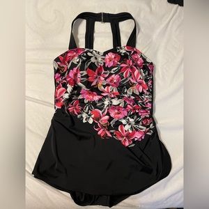 Croft & Barrow Women’s Swimsuit